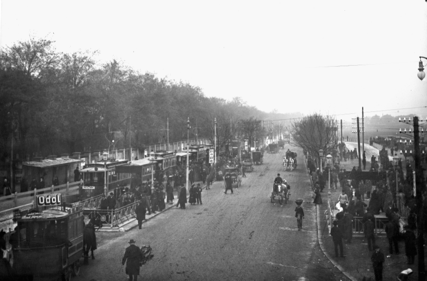 Straßenbahnzüge Allerheiligenverkehr ua. mit  Tpye G und Beiwagen ,  Simmeringer Hauptstraße  1905