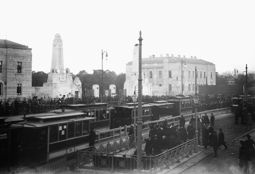 Straßenbahnzüge Allerheiligenverkehr ua. mit  Tpye G und C und Beiwagen o1, 2.Tor Simmering  1905