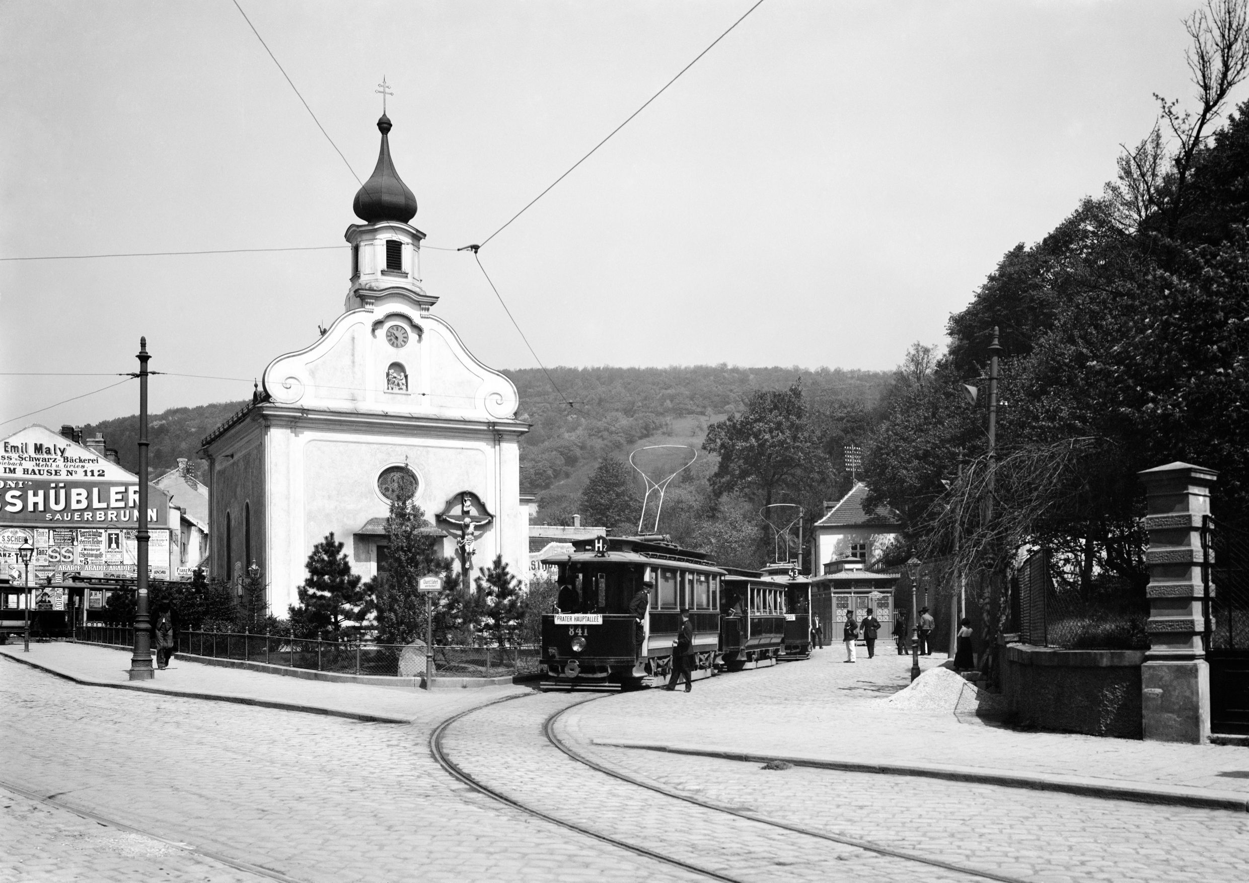 Triebwagen 841 der Type G1 als Linie H2 in der Endstelle Neuwaldegg um 1912 unterwegs. Im Hintergrund Linie 43.
