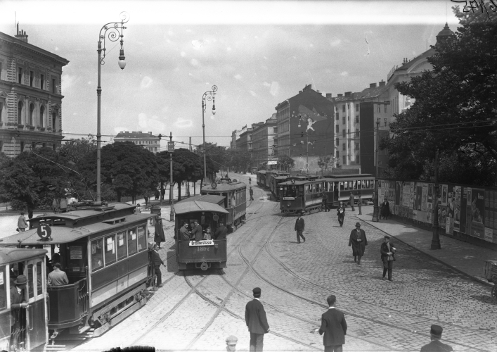 Verkehr in der Nordwestbahnstraße/Taborstraße um 1925