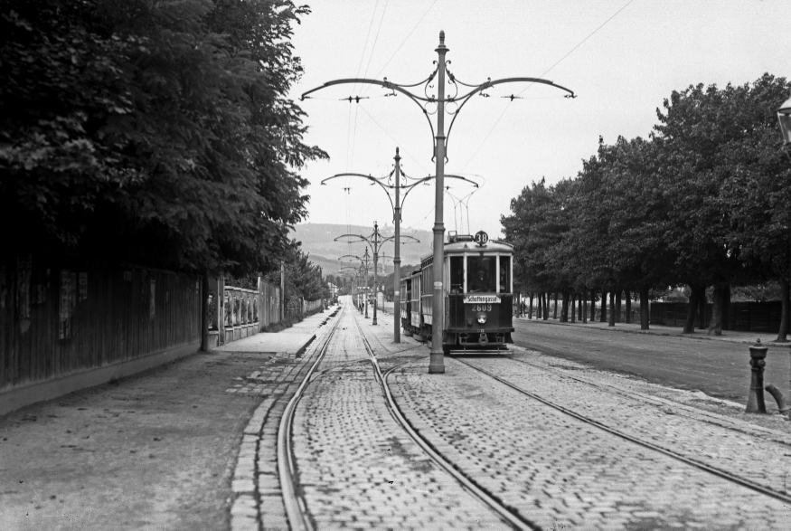 Dreiwagenzug der Linie 38 Grinzingerallee um 1926