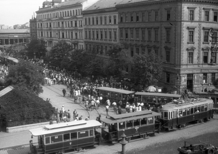 Bäderverkehr bei der Einstiegstelle Vorgartenstraße im Jahr 1927