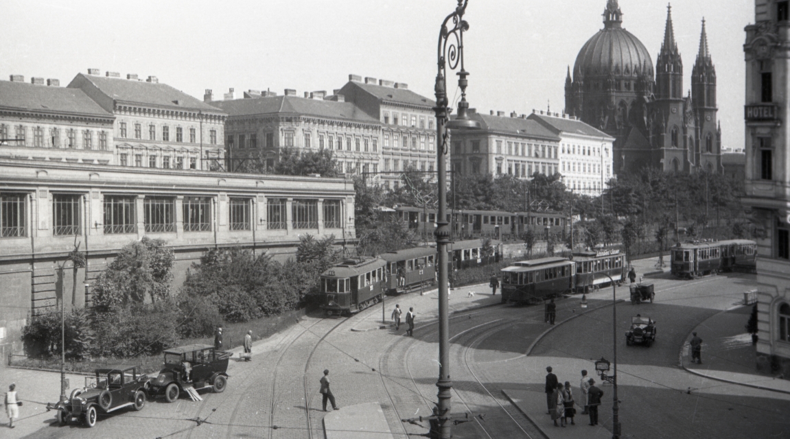 Linie 18G und Linie 6 auf der Rampe zwischen Stadtbahn und Straßenbahn vor der Stadtbahnstation Gumpendorfer Straße, 1929