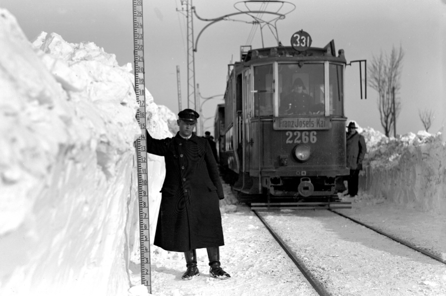 Winter 1930 auf er Linie 331 nahe Stammersdorf