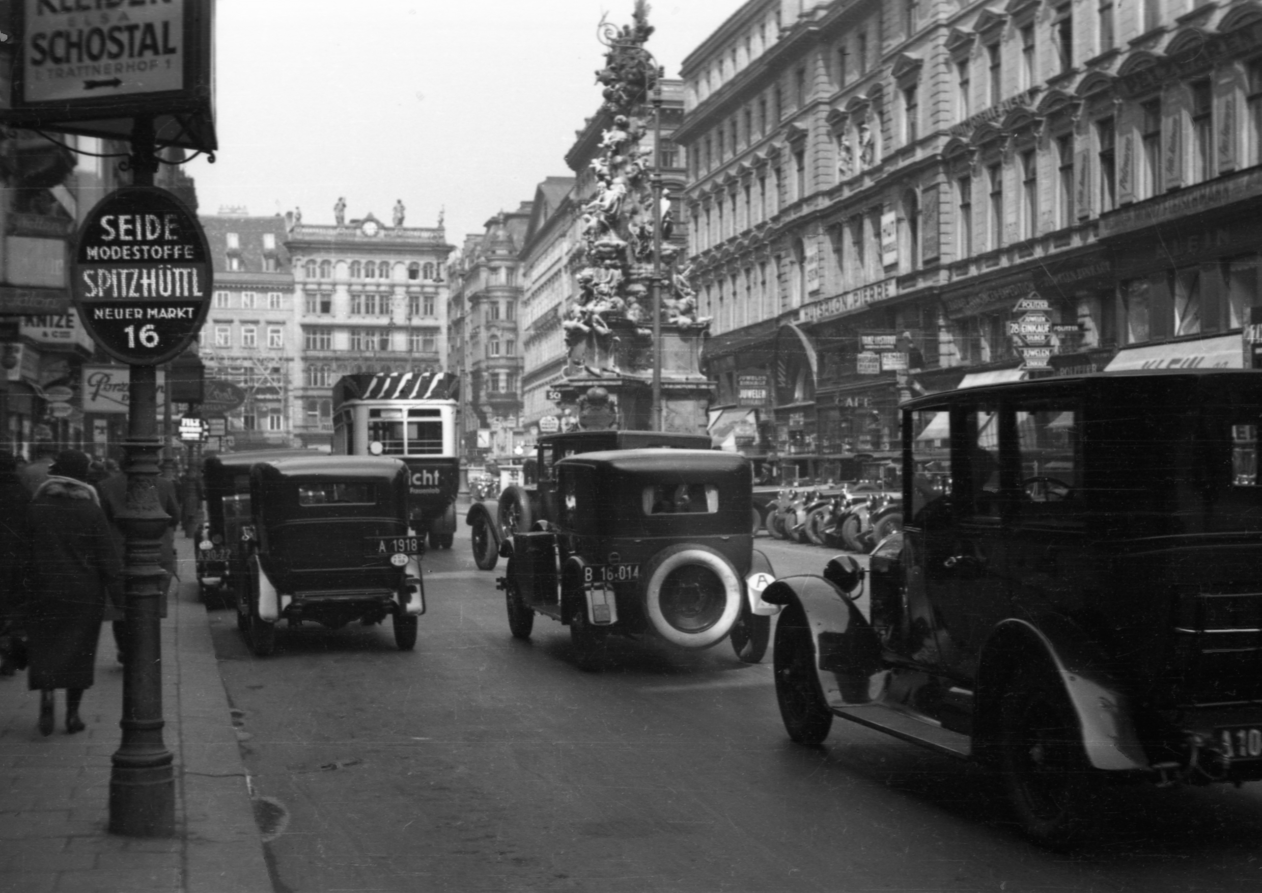 Verkehrsaufnahmen am Graben um 1935