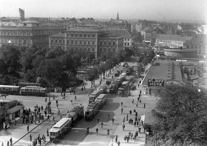 Blick auf die Friedrichstraße bei Karlsplatz, 1937