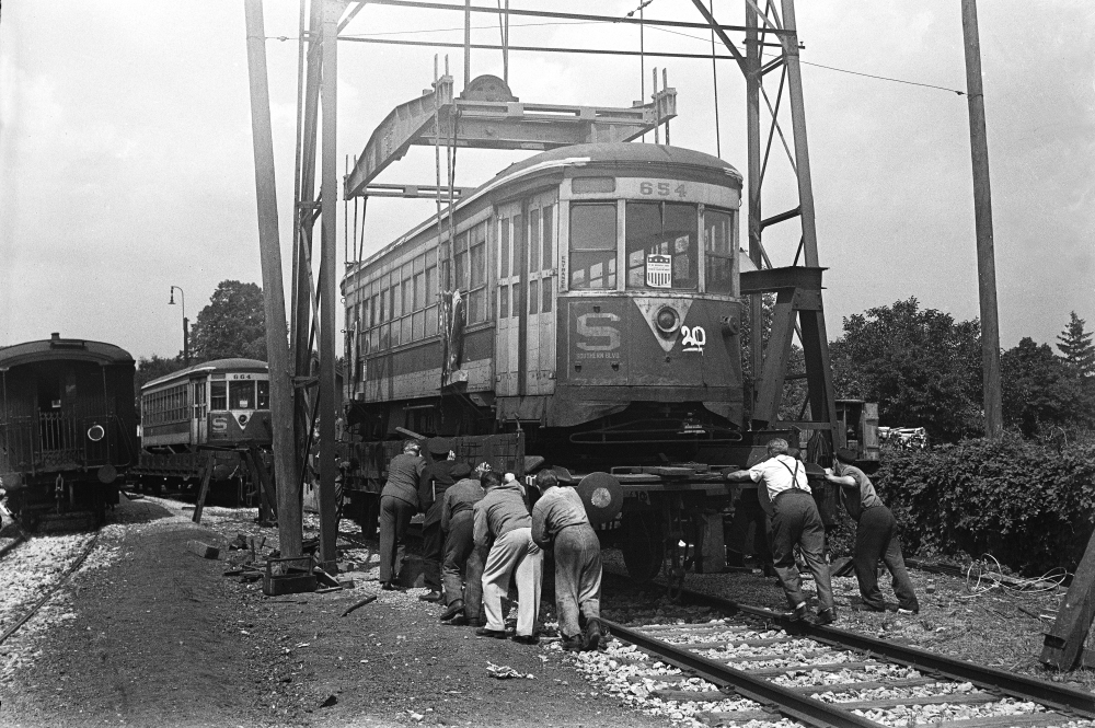 Aus Amerika werden in Rodaun Straßenbahnen verladen und bekommen die Bezeichnung Type Z, Juni 1949