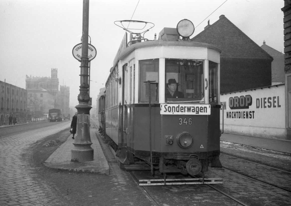 Probefahrt mit Triebwagen G4-346 und k1 in der Nordbahnstraße am 25.Jänner 1954