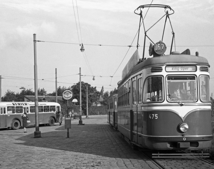 Zug der Linie 167 mit der Type L3-c3, Endstelle Rothneusiedl, 1966