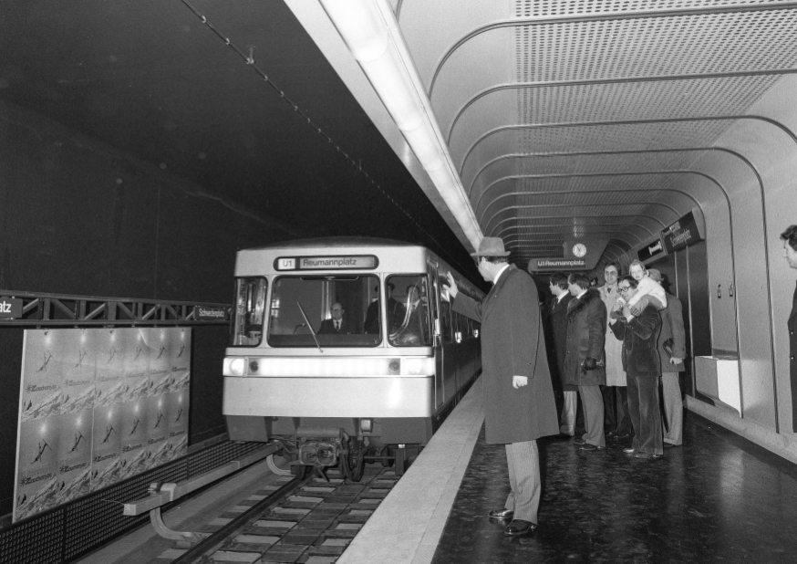 U-1 Verlängerung Stephansplatz-Nestroyplatz am 24.November 1979, Eröffnungszug am Schwedenplatz