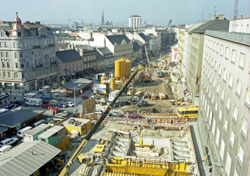  Bauarbeiten für die U3  Wien LandstraßerHauptstraße, Rochusmarkt  im Oktober 1984