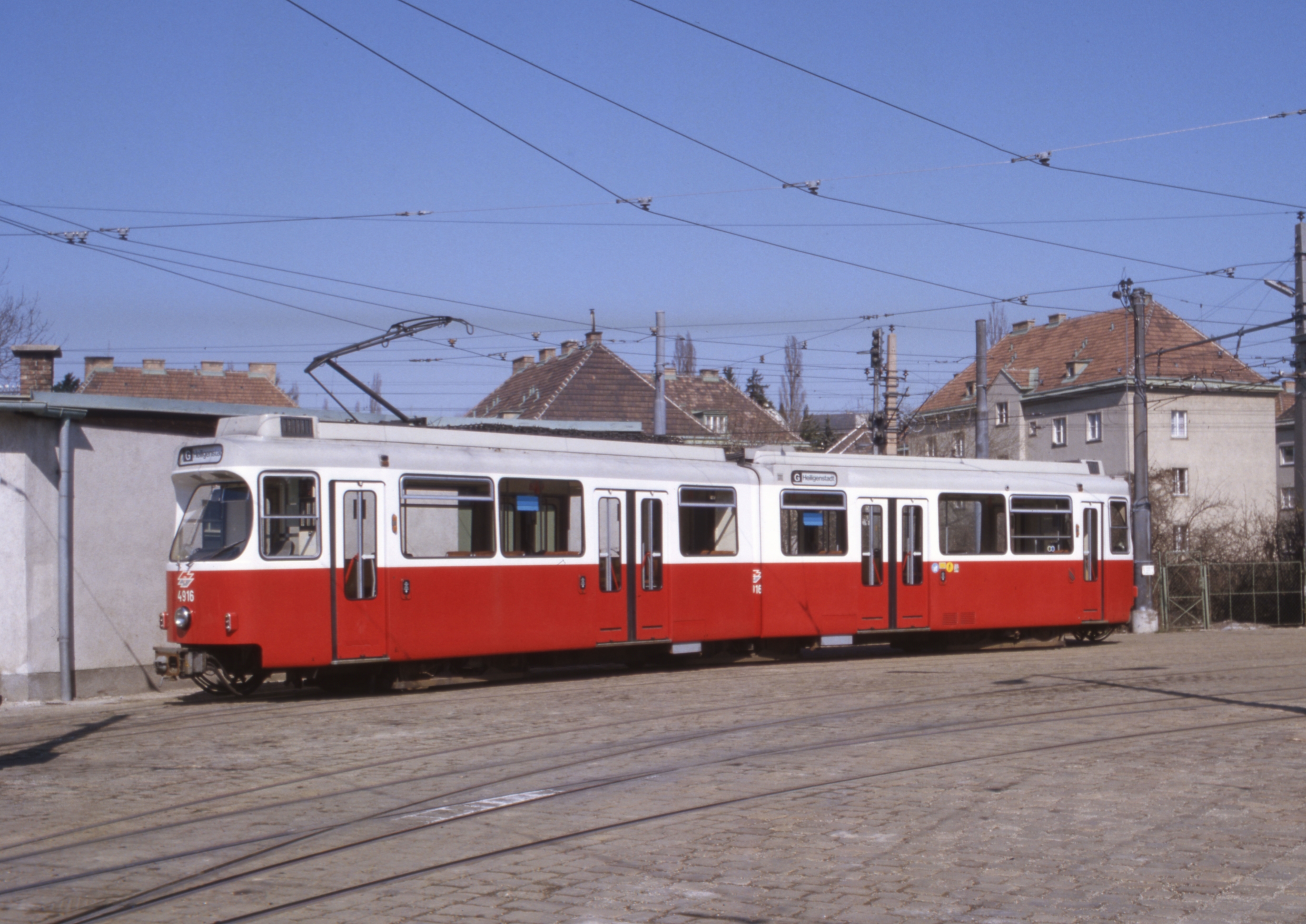 Triebwagen 4916, der Type E6 am 4.4. 1985