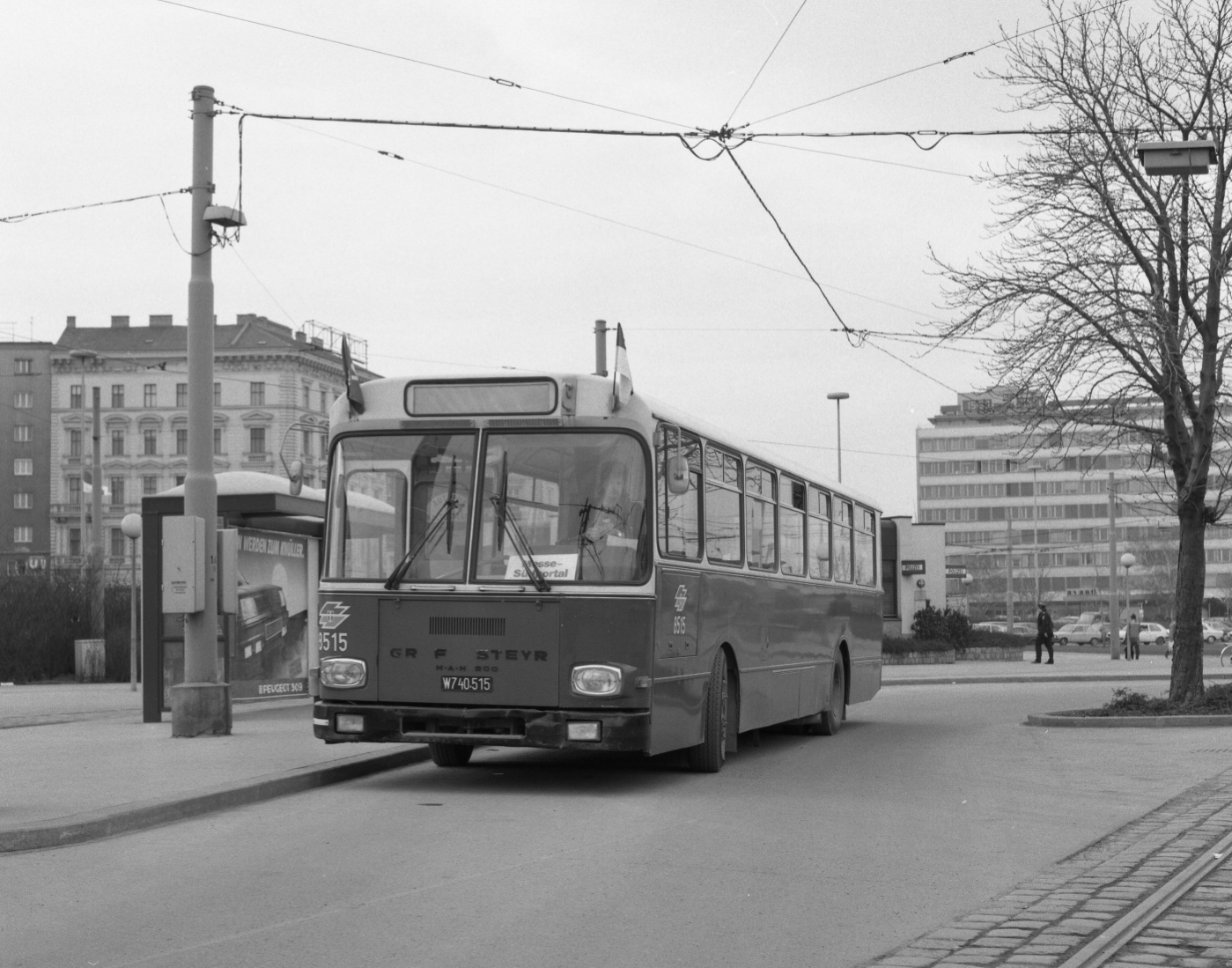 Bus-Sonderline am Praterstern mit der Type LU März 1987
