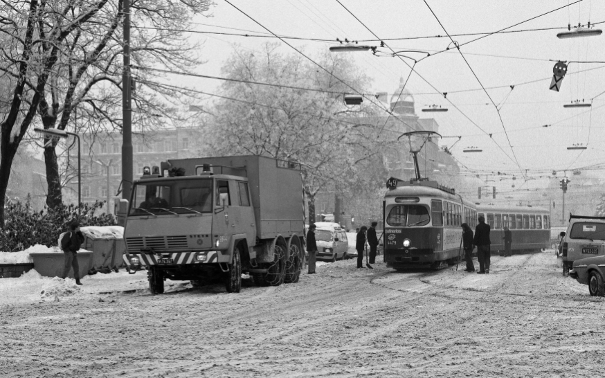 Zug der Linie 49 mit der Type E1-c3, Westbahnstraße, Gürtel, Winter 1987