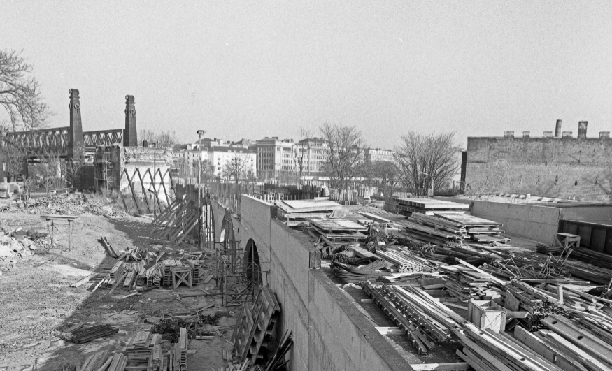 Umbau bzw. Bau der U6 Bereich Gumpendorf, Linke Wienzeile, Otto Wagner Brücke, Okt87