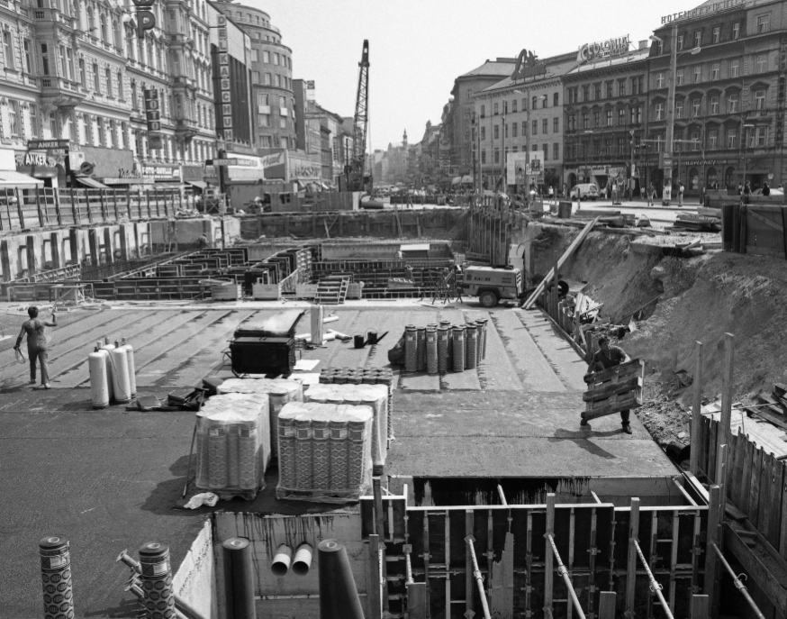 Mariahilfer Straße - Westbahnhof während der Bauarbeiten der U3, Juli 1989