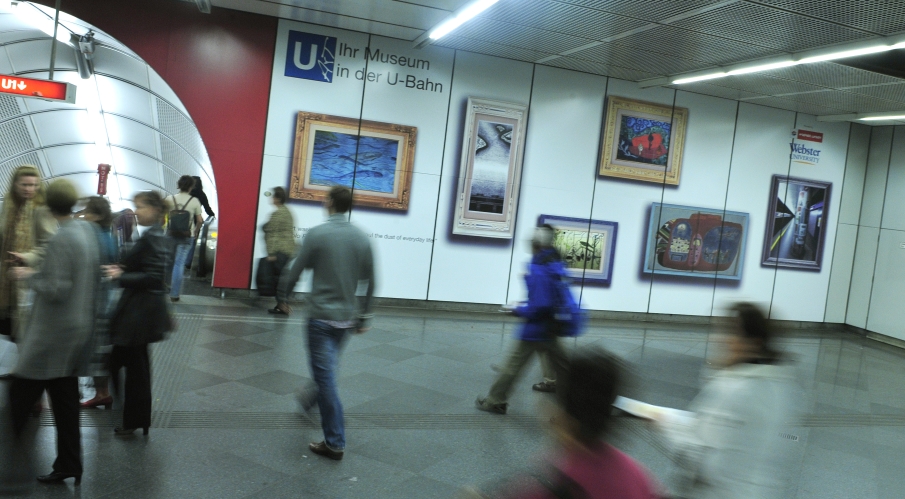 Eröffnung der Ausstellung über die Kunstwerke im Wiener U-Bahnnetz entstanden in Zusammenarbeit mit der Webster University.