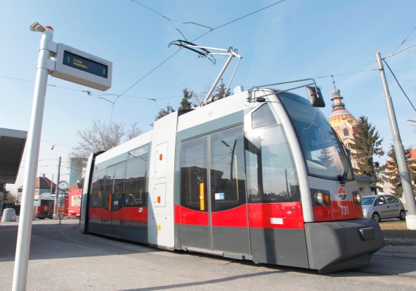 Elektronische Fahrgastinformation in der Straßenbahn-Station Stefan-Fadinger-Platz.
