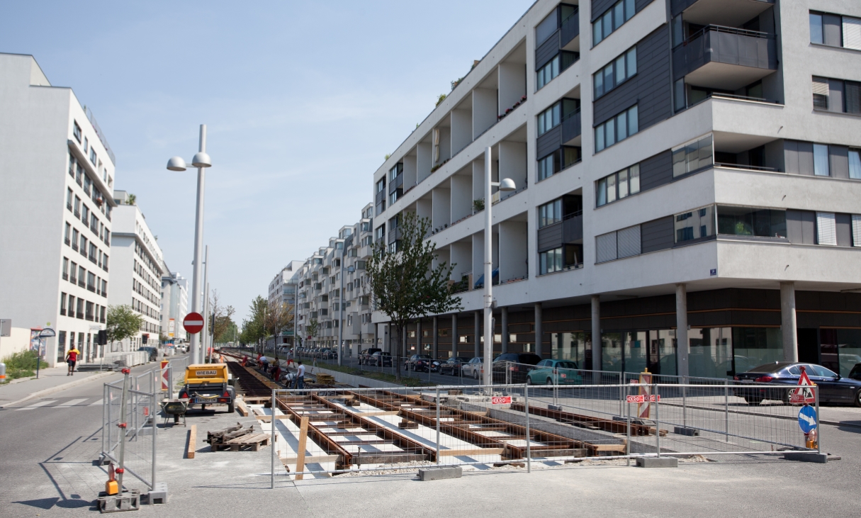 Gleisbauarbeiten Verbindungsstrecke Tokiostraße in Kagran,  Juni 2012