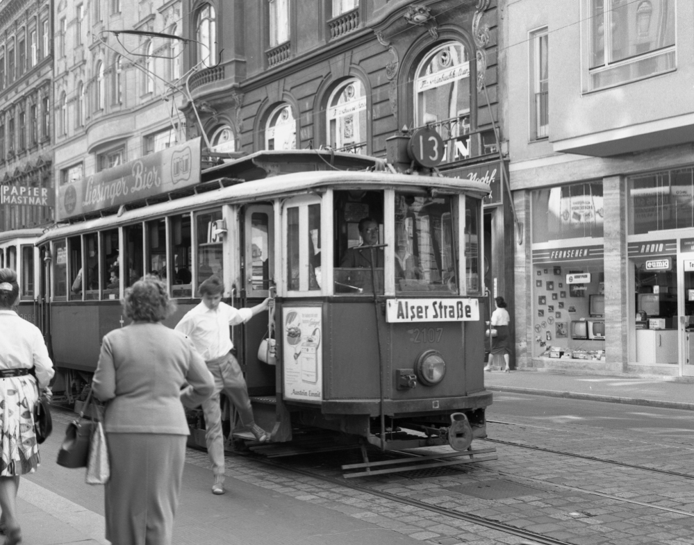 Straßenbahnzug der Tpye G und k3/4  der Linie 13 Neubaugasse, Juni 1961