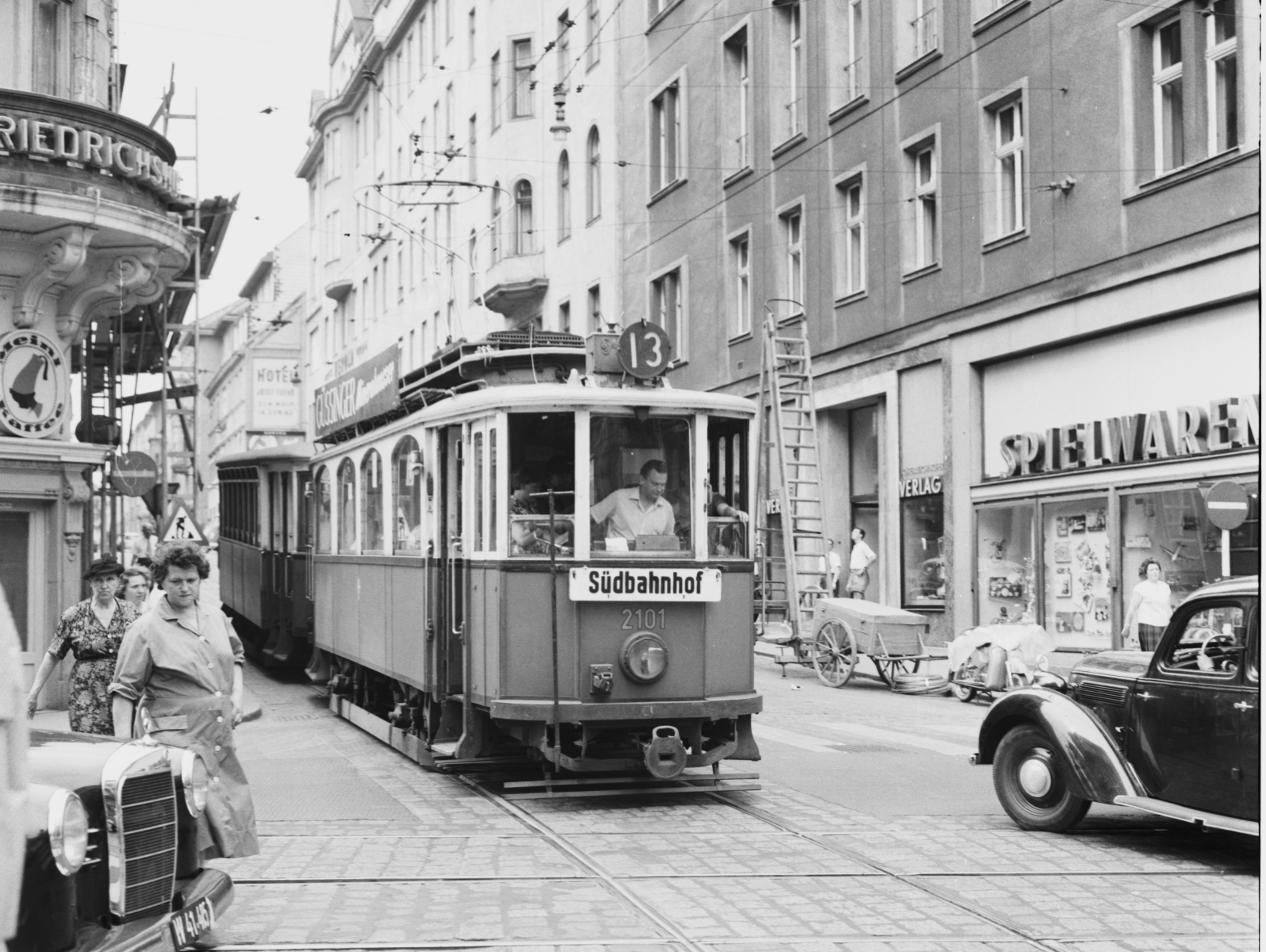 Straßenbahnzug der Tpye G,ehemaliger Salonwagen und k3/4  der Linie 13 ,Strozzigasse vor der Lerchenfelderstraße, Juni 1961