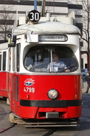 Straßenbahn, Linie 30