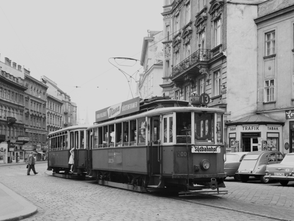 Straßenbahnzug der Tpye G2 und k3/4  der Linie 13 Endstelle Alserstraße , Juni 1961