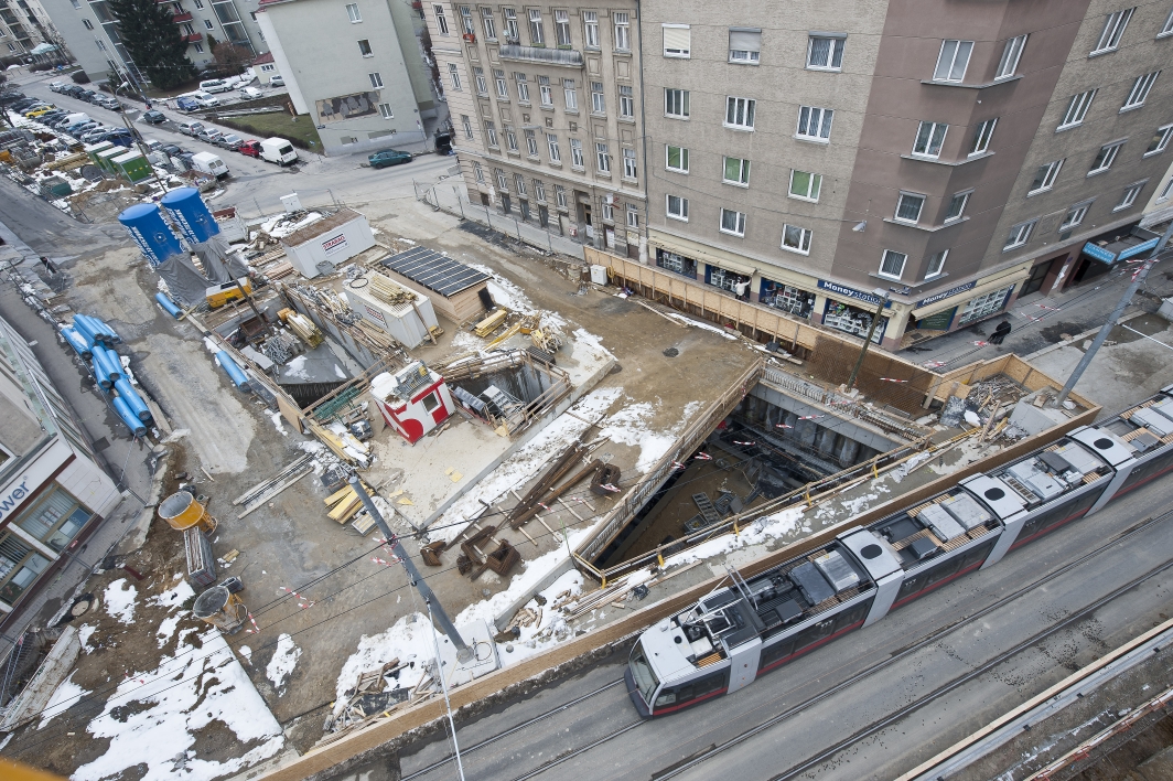 Baustelle für den U1-Ausbau nach Oberlaa bei der künftigen Station Troststraße in Wien-Favoriten.