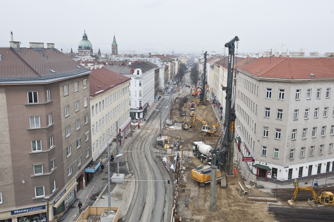 Baustelle für den U1-Ausbau nach Oberlaa bei der künftigen Station Troststraße in Wien-Favoriten.