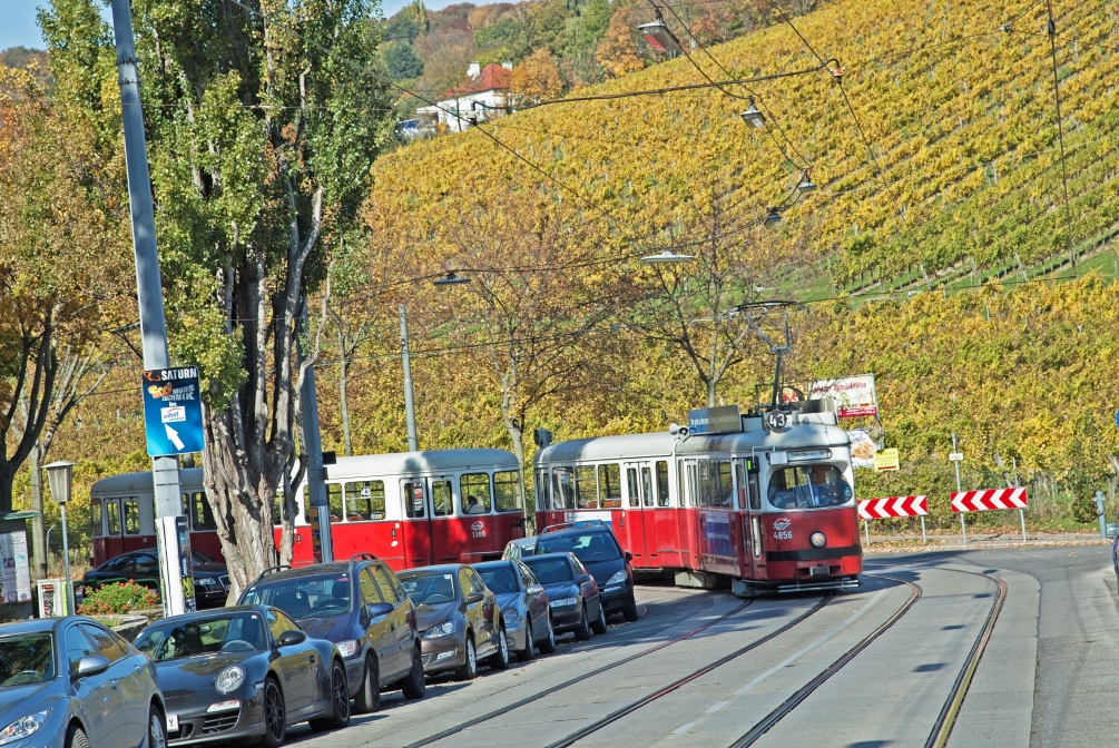 Linie 43 bei Neuwaldegg und Weinberg, Oktober 2013