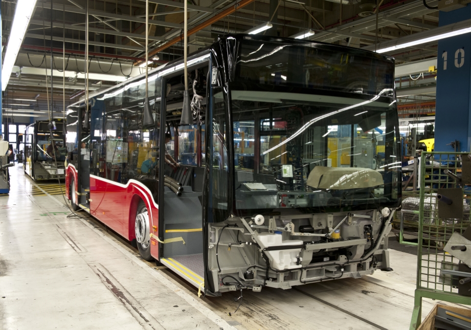 Produktion des Mercedes-Benz Citaro G Euro 6 im Mercedes-Benz Werk in Mannheim als neuen Bus für die Wiener Linien. Im Bild: Bus für die Wiener Linien in der Produktionsstraße.