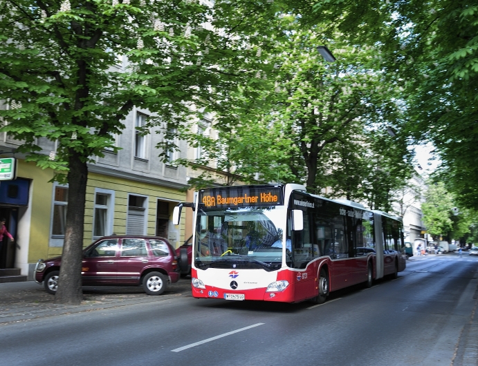 Ab sofort sind die neuen umweltfreundlichen CITARO Gelenkbusse des Herstellers Mercedes-Benz auch auf der Linie 48A zwischen Baumgartner Höhe und Dr. Karl-Renner-Ring im Einsatz.
