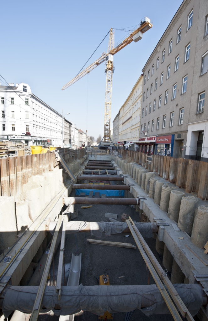 Tunnelbauarbeiten beim Ausbau der U-Bahnlinie U1 Richtung Oberlaa im Bereich Favoritenstraße Ecke Klausenburger Straße.