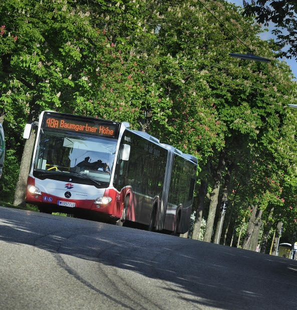 Ab sofort sind die neuen umweltfreundlichen CITARO Gelenksbusse des Herstellers Mercedes-Benz auch auf der Linie 48A im Einsatz.