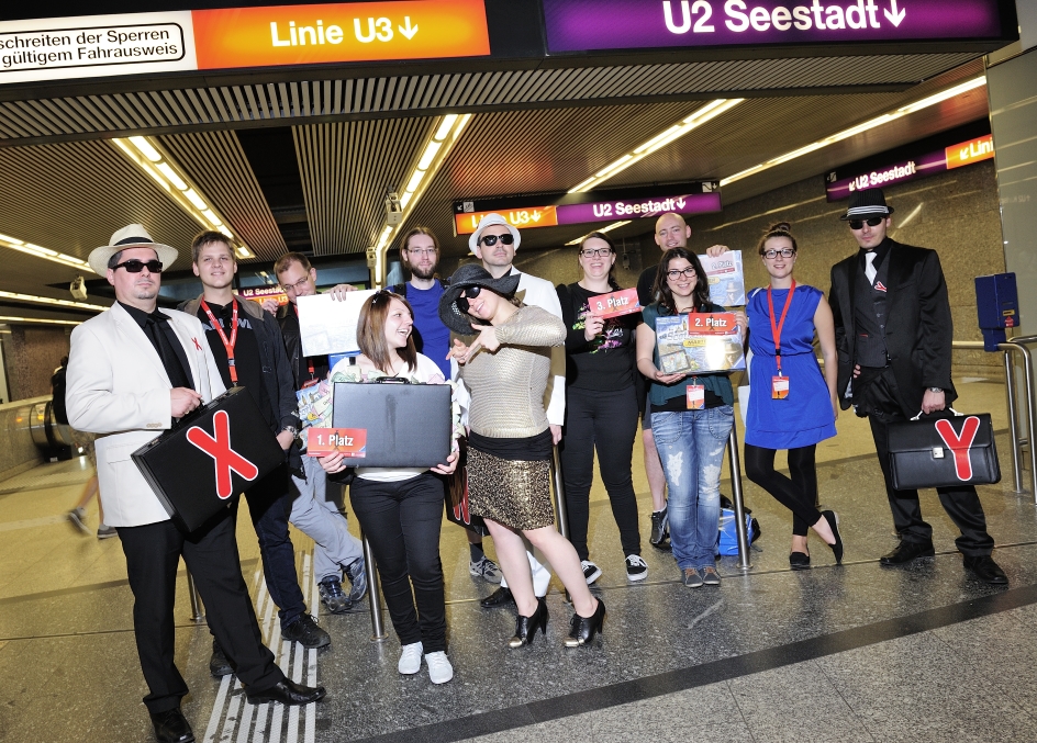 Die GewinnerInnen des Spiels 'Wien jagt Mister X' nach erfolgreicher Odyssee im Netz der Wiener Linien.