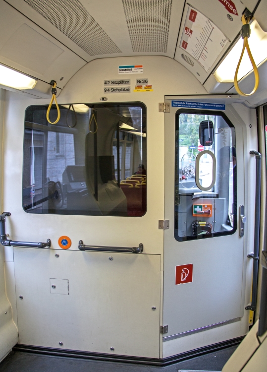 Fahrerkabine vom Ulf Type A, Linie 37, Oktober 2014