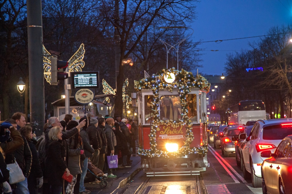 Ströck Weihnachtsbim am Ring beim Rathaus, Dezember 2014