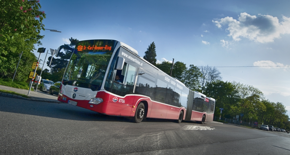 Ab sofort sind die neuen umweltfreundlichen CITARO Gelenksbusse des Herstellers Mercedes-Benz auch auf der Linie 48A im Einsatz.