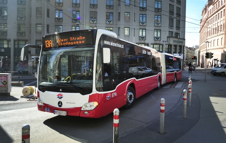 Auf der Linie 13A sind seit 11. April 2015 ausschließlich moderne Citaro Gelenkbussen im Einsatz.