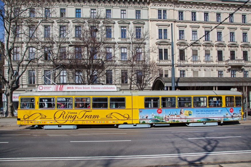 Vienna RingTram  Type E1 am Stubentor mit neuem Branding, März 2015