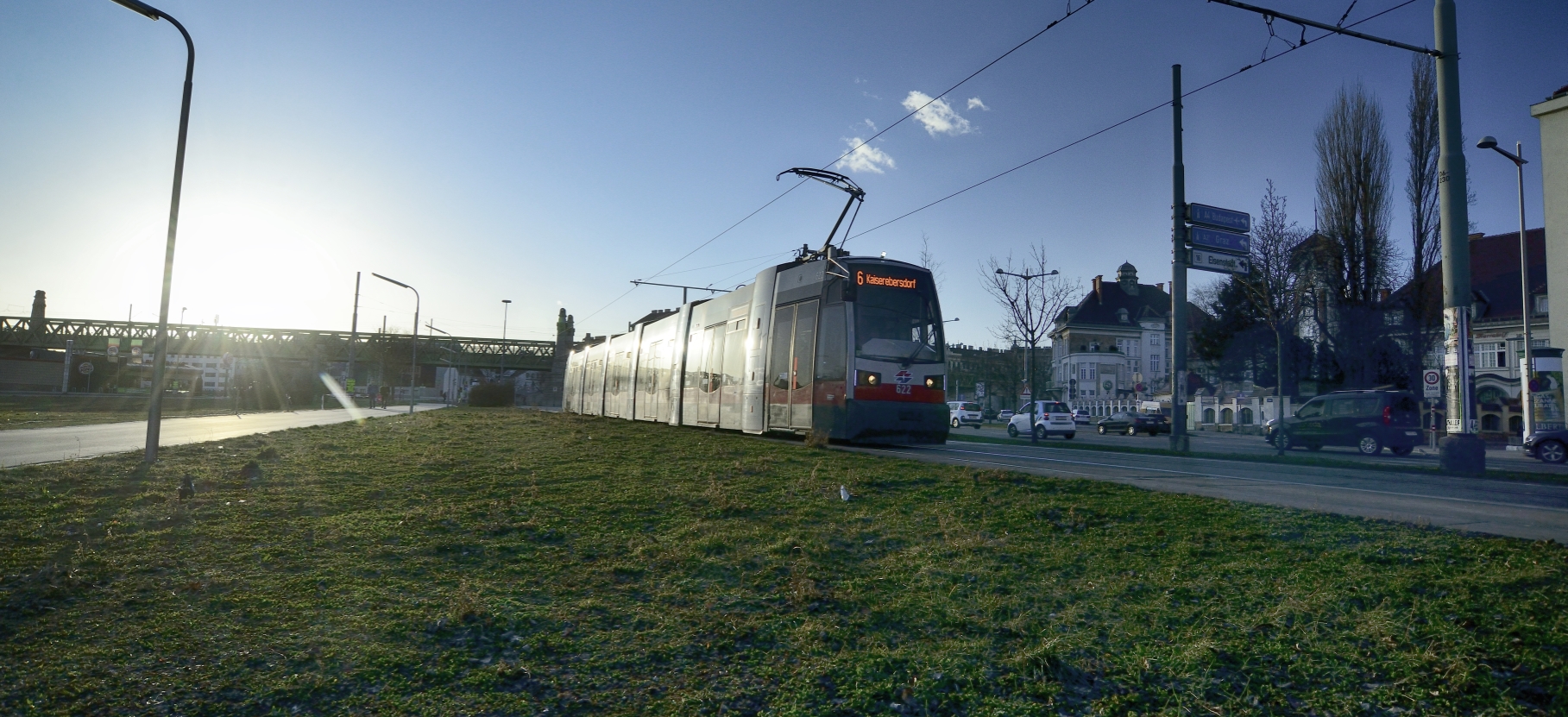 Straßenbahn der Linie 6 im Bereich Margaretengürtel