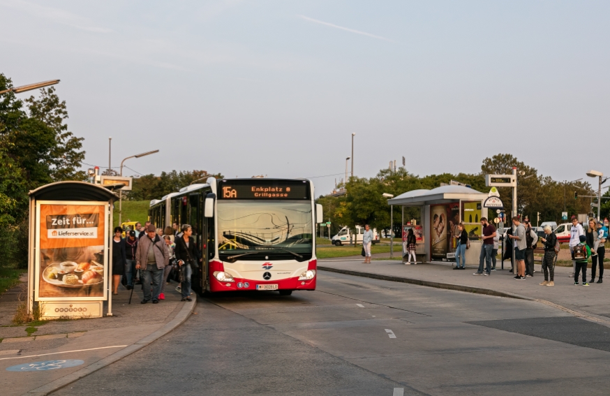 Neue Mercedes Busse auf der Linie 15a, Altes Landgut, September 2016