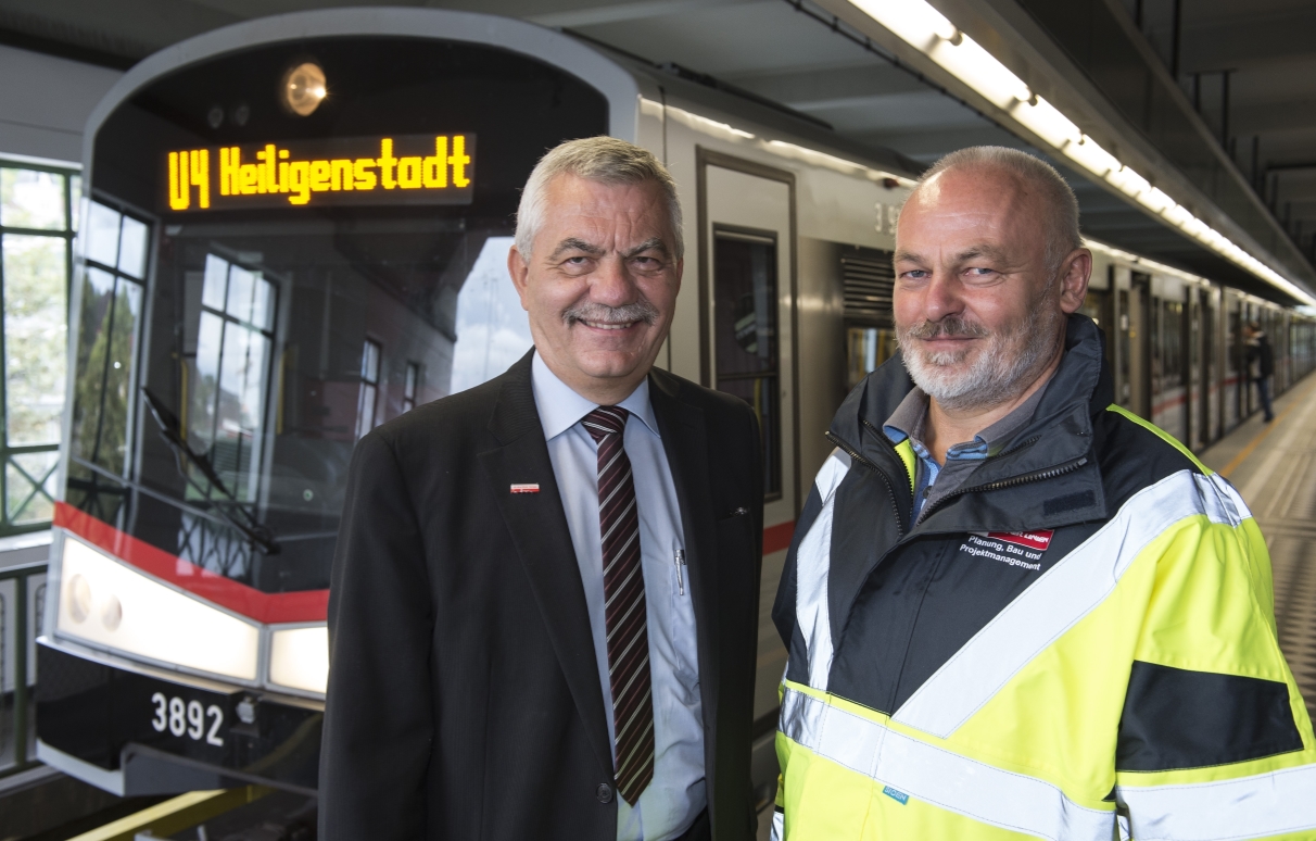 Nach der umfangreichen U4-Modernisierung ist die Linie U4 wieder auf ganzer Strecke bis Hütteldorf unterwegs. Von Links: Geschäftsführer  Günter Steinbauer mit Projektleiter Walter Zemen in der Station Hütteldorf.