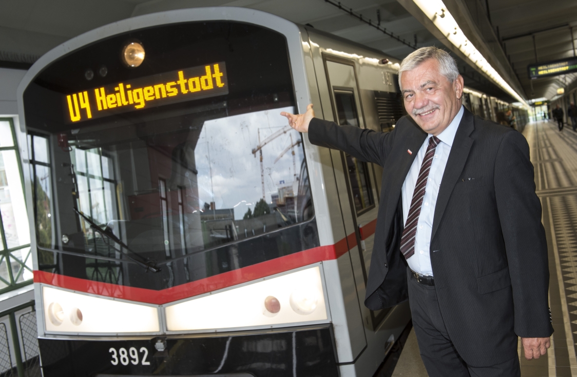 Nach der umfangreichen U4-Modernisierung ist die Linie U4 wieder auf ganzer Strecke bis Hütteldorf unterwegs. Von Links: Geschäftsführer  Günter Steinbauer in der Station Hütteldorf.