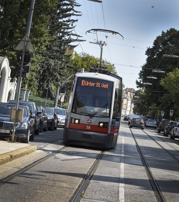 Ab 2. Sepember 2017 verkehrt die Straßenbahn der Linie 10 auf der verlängerten Strecke bis Unter St. Veit.