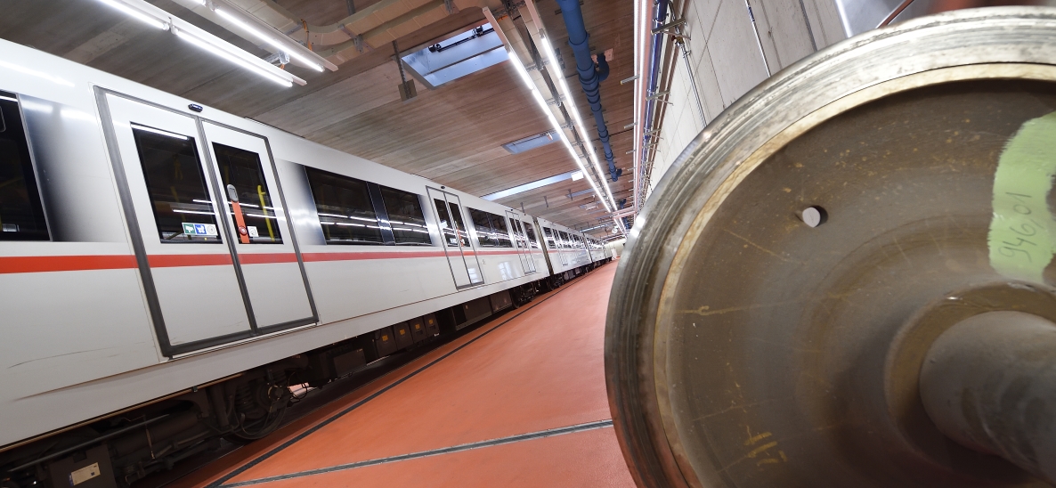 Neuer Betriebsbahnhof Heiligenstadt in Betrieb. Auf rund 24.000 m² wurden insgesamt fünf Hallen zur Wartung der Züge errichtet.