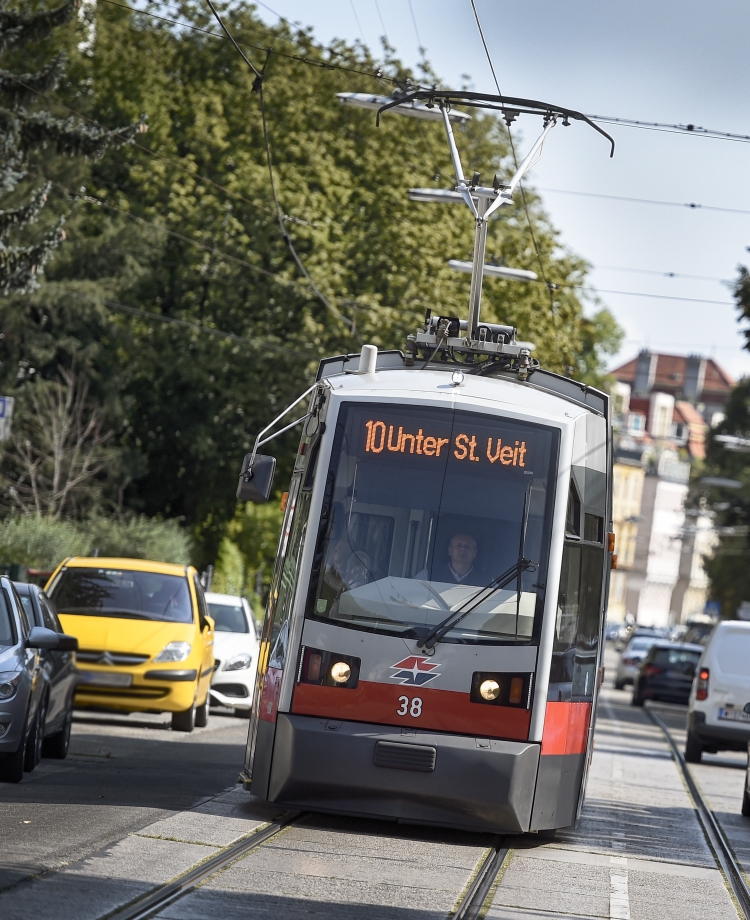 Ab 2. Sepember 2017 verkehrt die Straßenbahn der Linie 10 auf der verlängerten Strecke bis Unter St. Veit.
