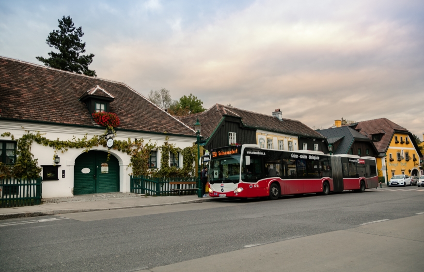 Bus Linie 35A in Fahrtrichtung Salmannsdorf