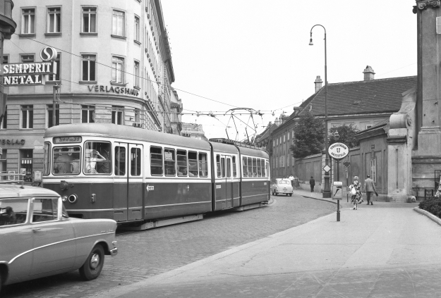 Triebwagen 4301, Type D am Rennweg als Linie 71 im Jahr 1958