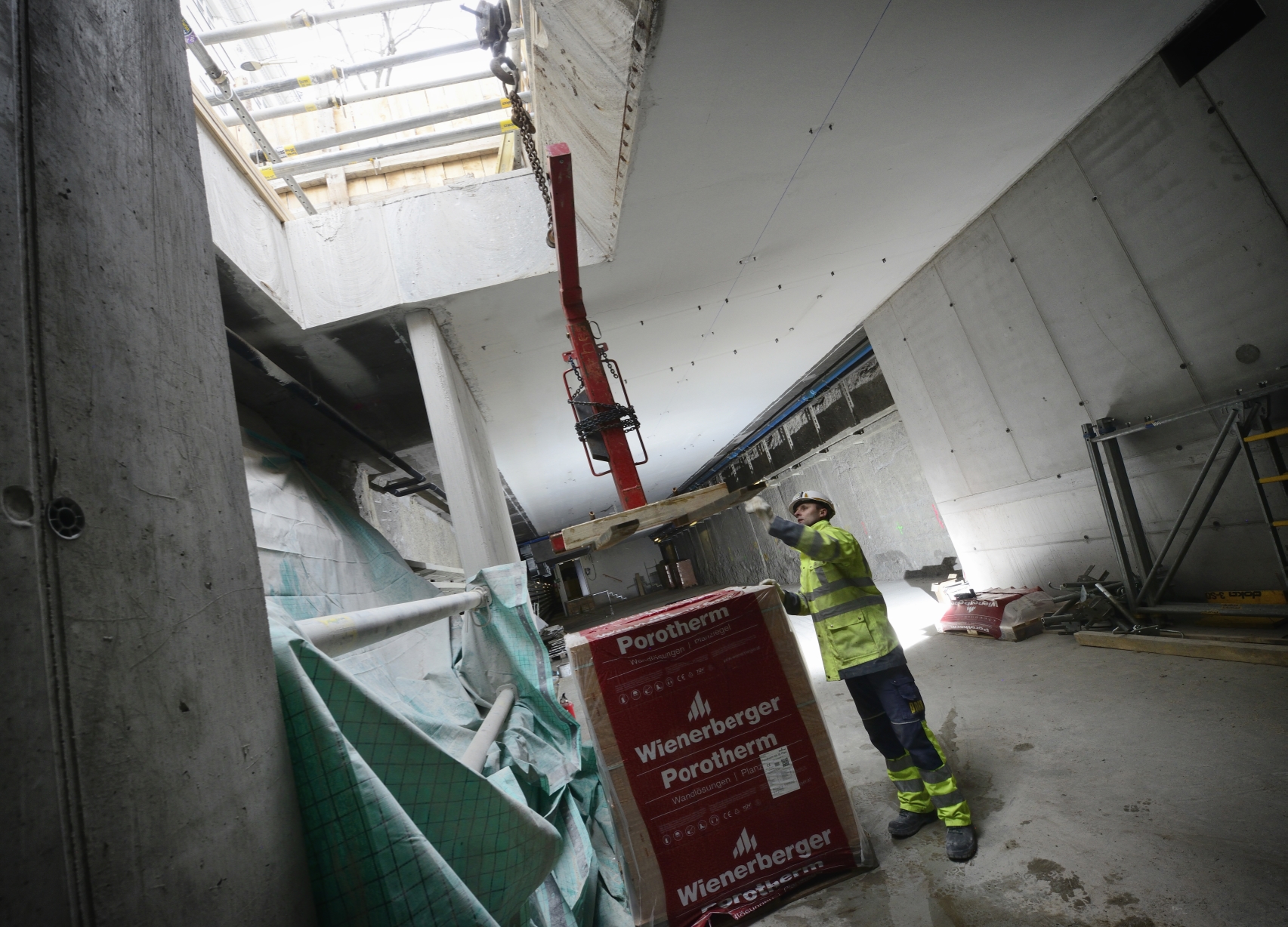 Vorbereitungsarbeiten zur Errichtung der Station Neubaugasse der Linie U2.